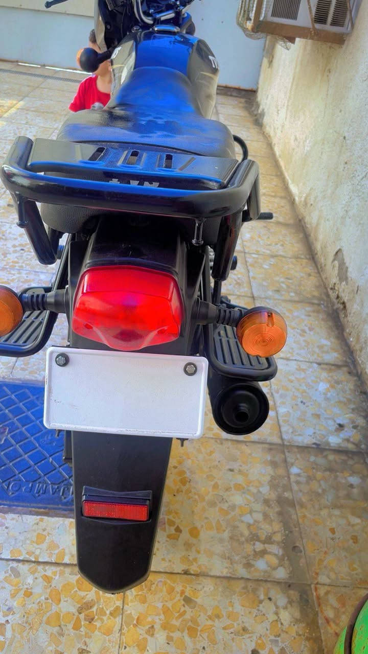 السلام عليكم دراجه تي في اس للبيع موديل 23 طالعه 25نضيفه مابيه نقص رقم وسنويه انكليزي جديد بسمي السعر 2700 وبيه مجال عنوان جمعيه إسكان ***********
