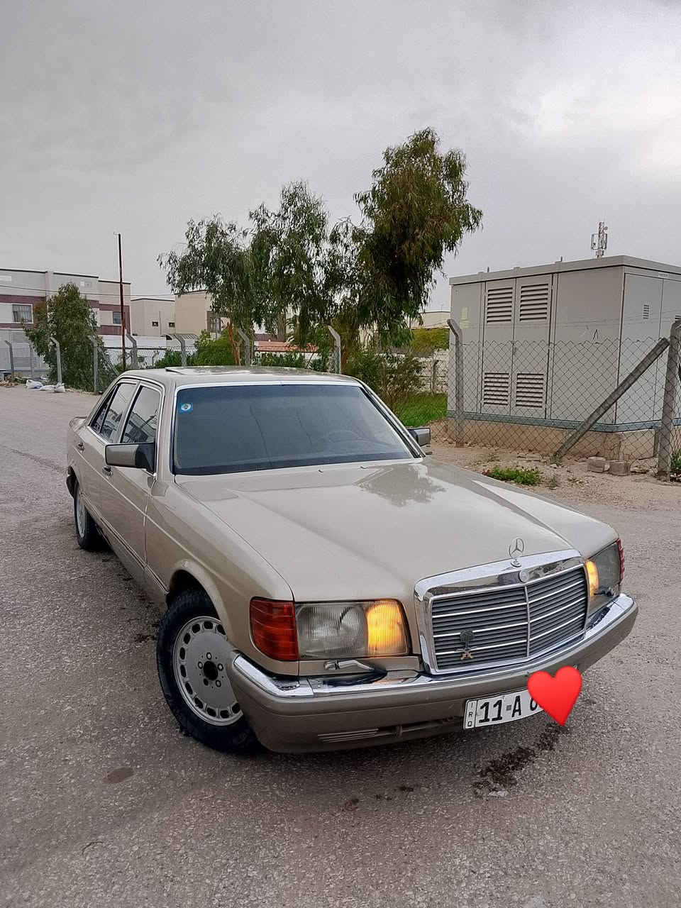 السلام عليكم للبيع فقط مارسدس رئاسي موديل 87
سياره جديده جاهزه من كلشي ربع ماذب عليه 
باتري جديد حداديه جديده تبريد شغال ثلج 
تخم تاير جديد سماعات بلادي مجسم صوت 
صبغ عام جماليه بدون ضربه بدون خياس 
السعر 90 وبيه مجال الشراي يتصل وبي خير ويدلل 
***********
مكان السياره نجف الاشرف
