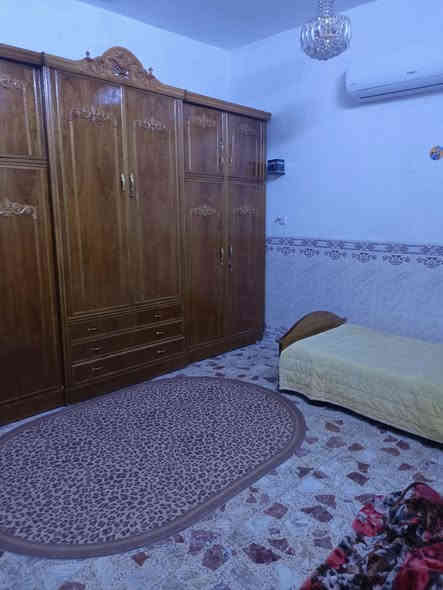 البيت البيع ١٠٠متر طابو صرف ستقبال وصلاه عدد ٢وغرف نوم٣ومطابخ مصحيات بل قاط ثاني ولقاط جوه ومخزن فوك صطح   رقم *********** عنوان البيت الأمين الثانية قرب مدرسه الكرفانات وقرب اسواق كرار الواىلي
