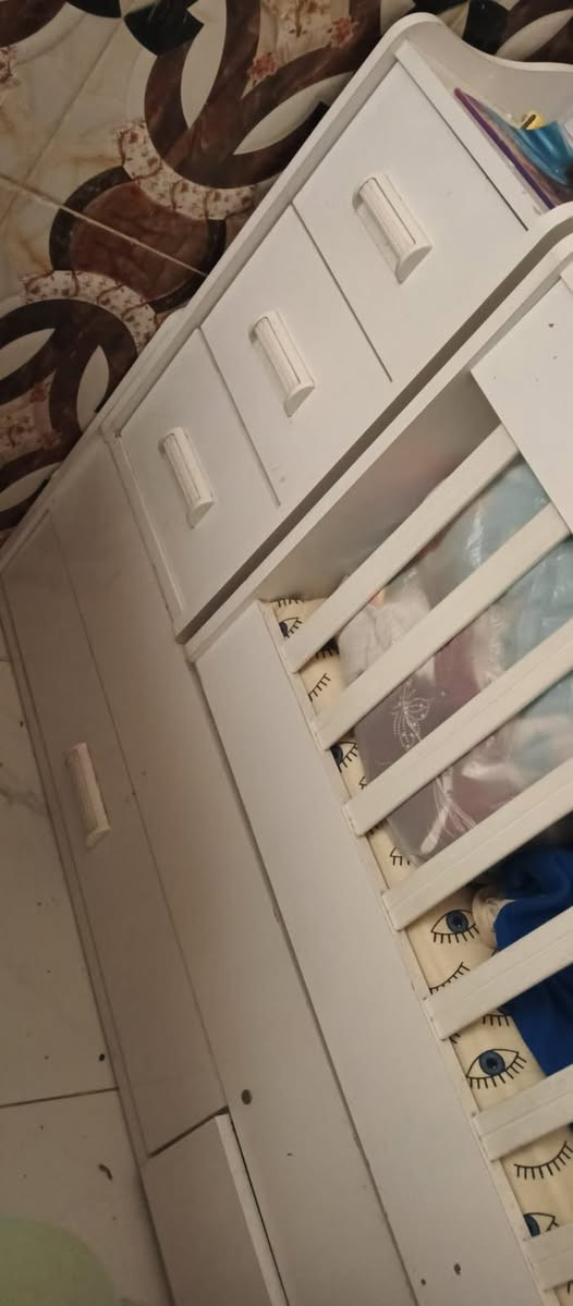 سرير أطفال للبيع بحالة ممتازة ✨
نظيف جداً وقليل الاستخدام
مريح وآمن للطفل 👶
لونه حلو ويجي وياه مرتبة
ما بيه أي عيوب


**إذا كنت صاحب هذا الإعلان وتريد حذفه لأي سبب، رجاءا أرسل رسالة إلى الدعم الفني**