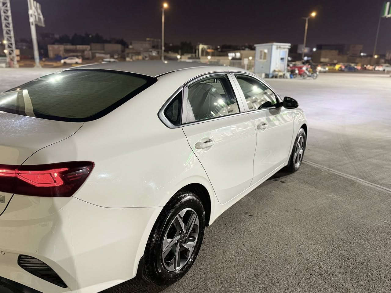 كيا سيراتو خليجي موديل 22 محرك 1600 دوش بسم شركه ماشيه 63 سياره كارتون كلللش تبريد قطعتين دخواخل لونين مثبت سرعه ارضيه جلد ودوشمه شاشه اصليه كامره ويل كب تخم تاير جديد سياره جديده حيل بمعنى الكلمه ستخدام شخصي السعر 163 وبيه مجال بسيط للستفسار ***********
