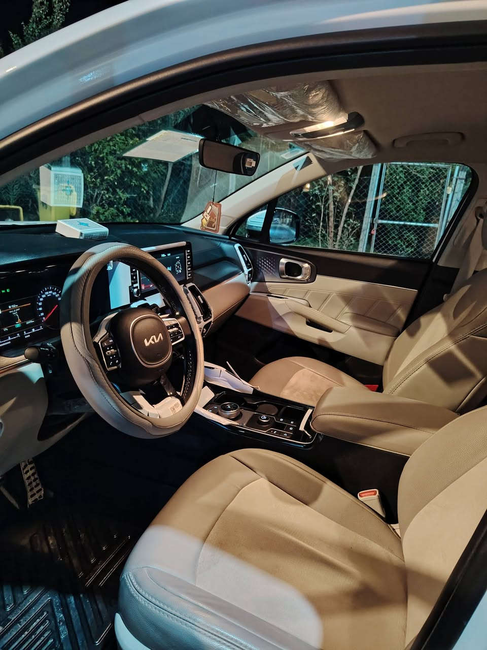 السلام عليكم اخوان كيا سورنتو موديل2023 رقم واسط بأسمي هاتف *********** /*********** شرط السيارة زيرو  بمعنى الكلمه مكفوله كفاله عامه
