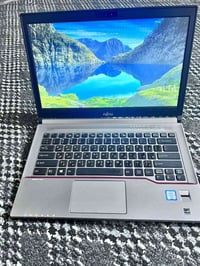 لابتوب • للبيع • بي مجال