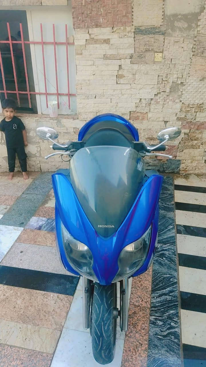 دراجه فورصه صفر عشره كامله ما بيهه نقص بس جاملق الكدام تلث تحويلات كير شغال السعر 1200رقم الهاتف ***********متواجد عله الوتساب واتصال
