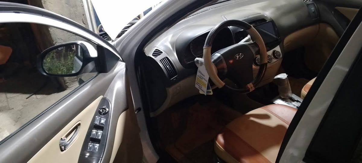 السلام عليكم الانترا مقدس مديل 11 مكينة 1600ماشية 166 صبغ جاملق اثر اشخوط السيارة كفالة تبريد وحدادية كلة كفالة رقم الهاتف.     *********** مكان السيارة بغداد
