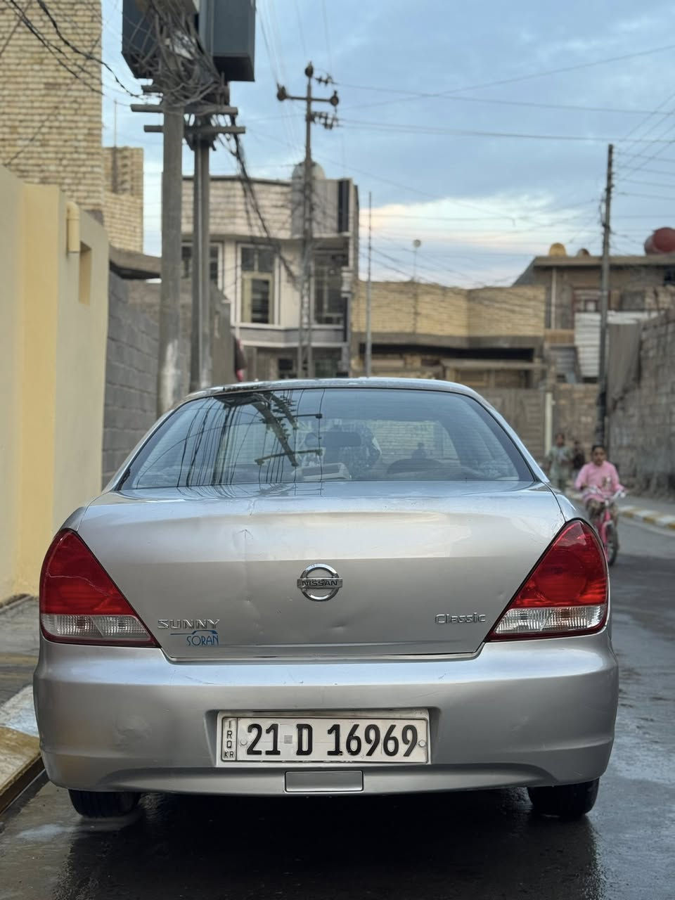 نيسان سني ياباني موديل ٢٠١١ 
داخل صاج 

سنويه نهايه ال ٢٩باسمي 

رقم سلميانيه نكليزي 

‏محرك ١٦٠٠ قبق ابيض مكفول 

تبريد ثلج 

مكفول صدر امامي خلفي 

قطعه صبه في الباب الامامي بصف السائق بدون دواخل 

بارد في الجاملغ الخلفي قدر اصبع 

باقي السياره مكفوله اللون سلفر تخم تاير 

السعر ١٠٥ ورقه 

الرقم:***********

واتساب :***********
