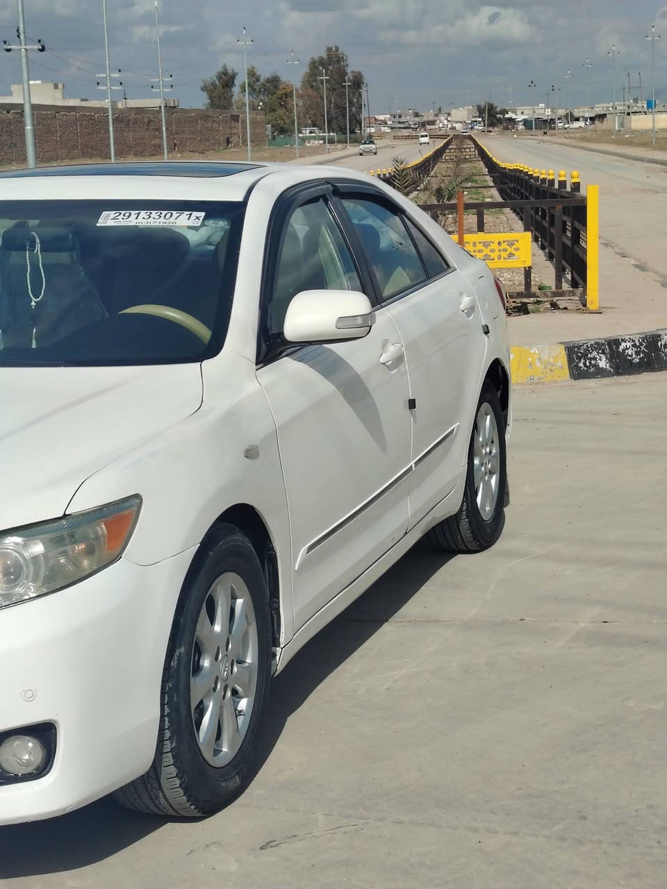 السلام عليكم
كامري للبيع موديل 2009 GLX فول مواصفات 1/1
السعر 110 وببها مجال
برده خلفیه حساسات فتحة سقف مثبت سرعة کشنات کهرباء وتحکمات في الاستیرن وتبرید خلفي 
السيارة حلوة ونظيفة رقم دهوك الجديد وهزة جديدة
صبغ قطعتين وشويه ففط رش بدون معجون وبارد قليل
مكفولة من الحادث شرط التحويل مكانها موصل وربيعة
الاتصال ***********/ ***********
