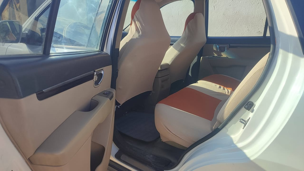 للبيع سنتافي مديل 12خليجي فوال مواصفات بصمه فتحه كشنات جلد تحكم اشاير بل مري معروفه مواصفات 
سياره استعمال شخصي ما متعوبه شرط نضافه حداديه كير كلشي جديد مكينه 2400
كفاله عده جاملغ مبدال وشويه صبغ بل باب سونار وي صور 
حت بارد مابيه ابيع على سونار سعر 135 للستفسار ***********/***********
