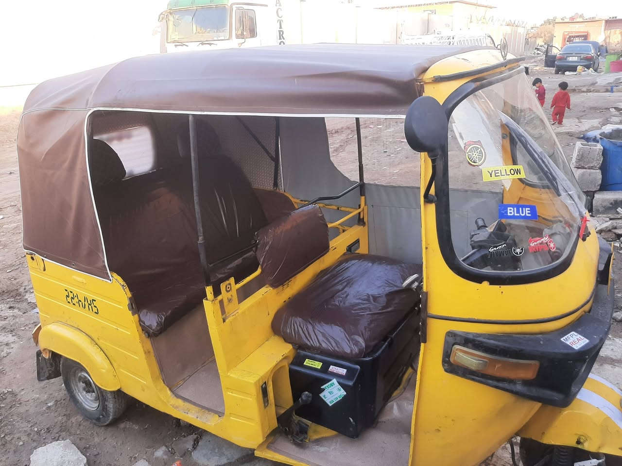 سلام عليكم تكتك١٨ مكينه ٢٠ أوراق كامله 
اتصل أو واتساب *********** سعر ٢٤٠٠
