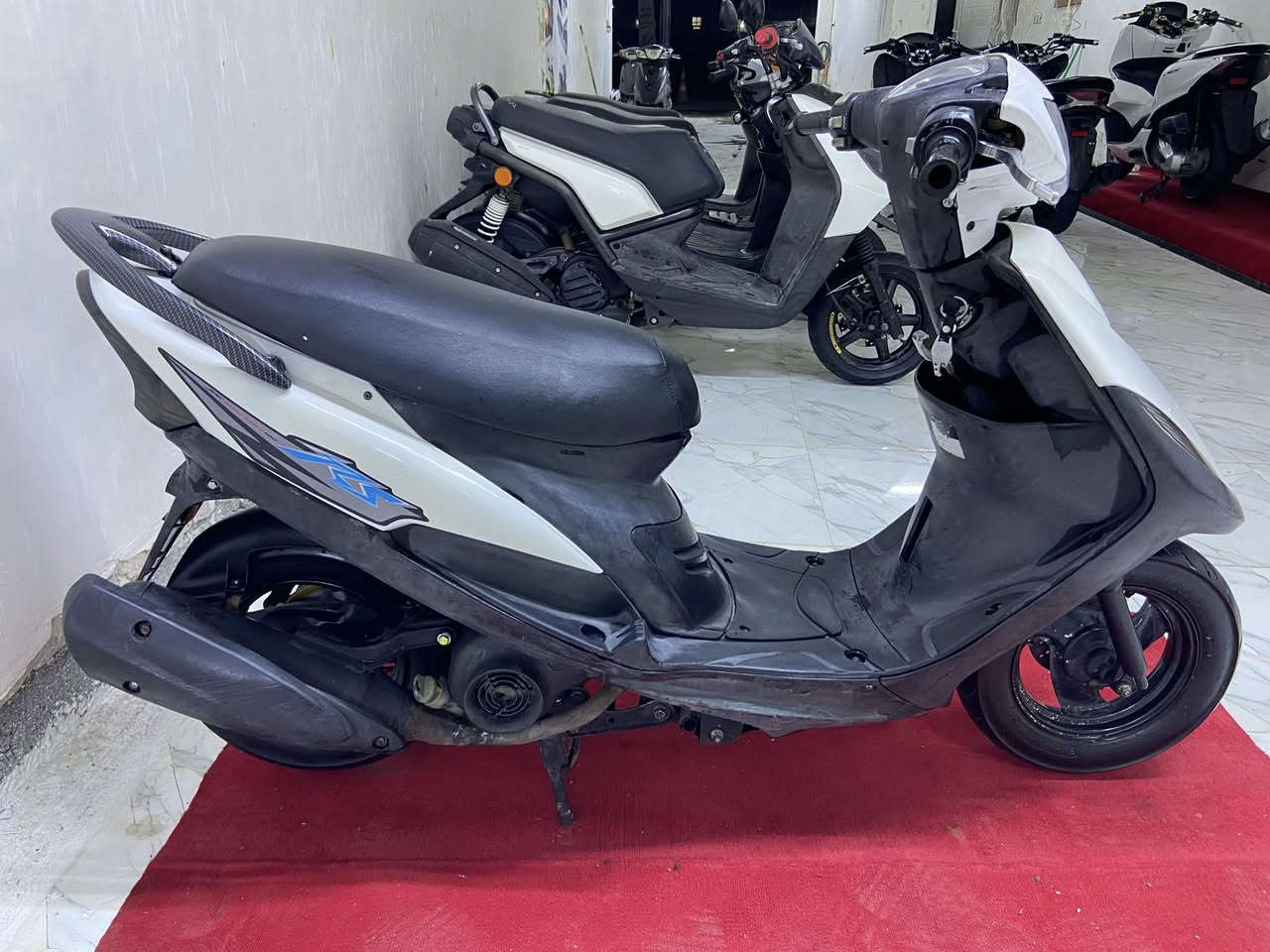 سلام عليكم
ماكس عدله للبيع 

بلاديه شغاله سلف وهندر 

ما ناقصه اي شي 

المكان بغداد حي البتول 

سعر 550

للتواصل ***********
