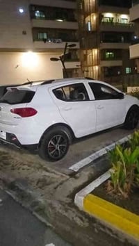 ليفان للبيع موديل 2016 السياره بيها شبر بل حافه مال البوند بارد بدون ص...