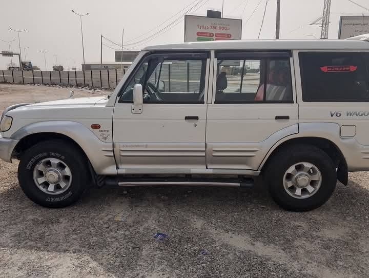 السلام عليكم   للبيع او المراوس حسب القناعه
هونداي كالوبر 2003 سته سلندر سبع راكب دبل كير داخل احمر كير ومحرك وصدر جدد تخم تاير جديد كهرابائيات جاهزه تبريد 3 قطع تدفئه وتبريد جاهزات جام كهرباء رقم دولي منضومه زنون للبيع او المراوس.   العنوان الرمادي ال سبعه كيلو للاستفسار هاتف ***********
