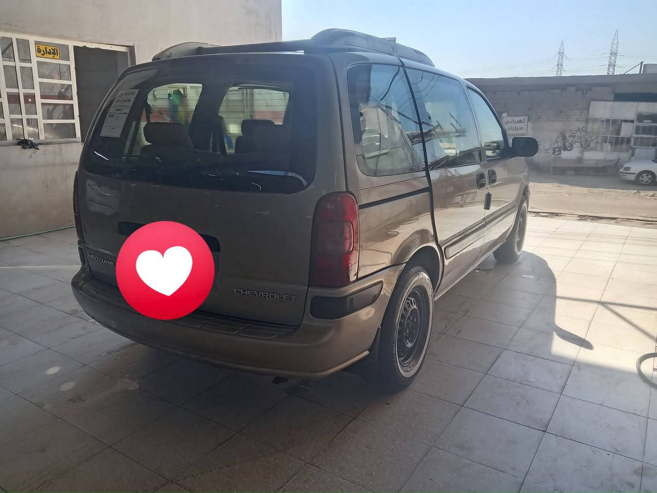 شوفر فنتير موديل 2000 رقم بغداد الدولي محرك وكير وتبريد و تخم تاير و داخل جديد حجم المحرك 3400 مكان السيارة ديالى بعقوبة السعر 50وبيه مجال الاتصال *********** اني مكلف بنشر
