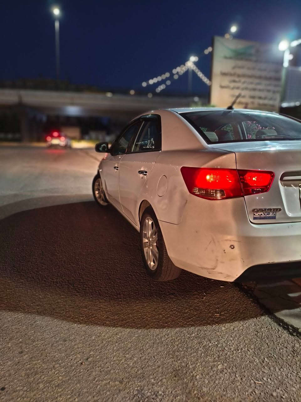 سيراتو ٢٠١٣ خليجي
٩٥ مع مجال بسيط

نص مواصفات 
حساس خلفي
مري شفط 
شفتات ستيرن 
يدات نيكل داخل وخارج 
اربعه دسك 

تخم تاير جديد
حداديه جديد
باتري جديد 
مكينة وكير كفالة 

الضرر 
الجمالغ الأمامي الأيمن مبدل بلادي نفس اللون 
وشويه فوك الجاملع بالبنيد 
وطخة ثانيه بالبنيد موضحه بالصور  وعلى كدها صبغ
القطعتين بدون دواخل 
شاصي ولغد مامتضرر 

مكاني كربلاء 

***********
***********
