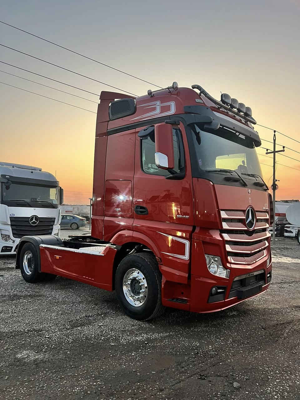 موديل 2016 كاتي
حجم 1845
مواصفات تبريد ثلاجه كاميره حساس طخم تايرات طخم ويل كروم 
معرض حجي رمضان اربيل كلك 
***********
***********
