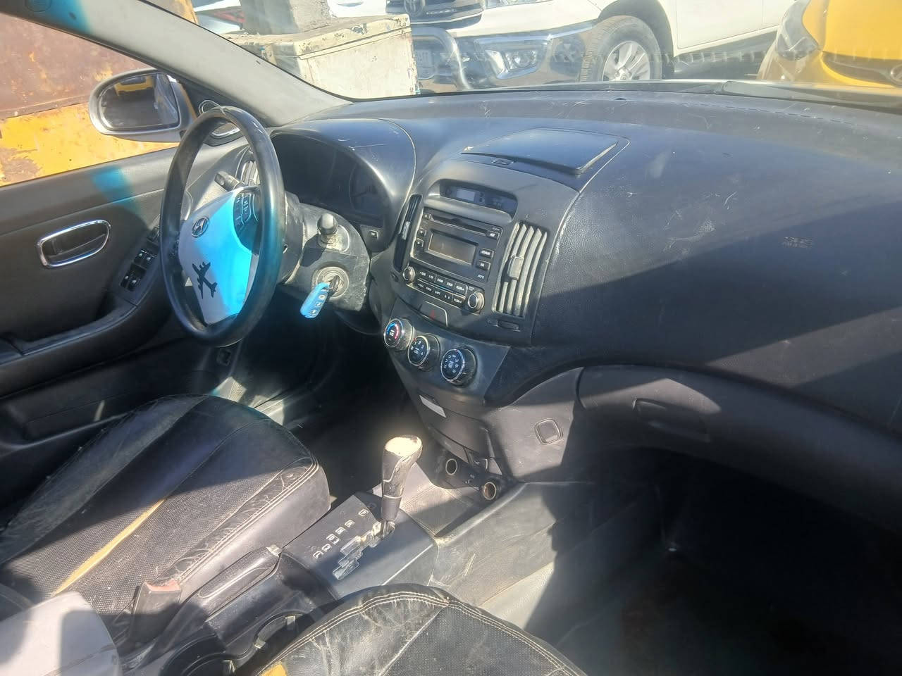 السلام عليكم 
النترا 2008
محرك وكير مكفولات 2000
مصبوغه عام 
بيها تصليح بل قماره ول تكم لفوك 
مكفوله من الكص 
رقم بغداد تحويل مباشر 
فول فتحه كشنات جلد
السعر 70وبيها مجاال
رقمي ***********
بغداد شعب
