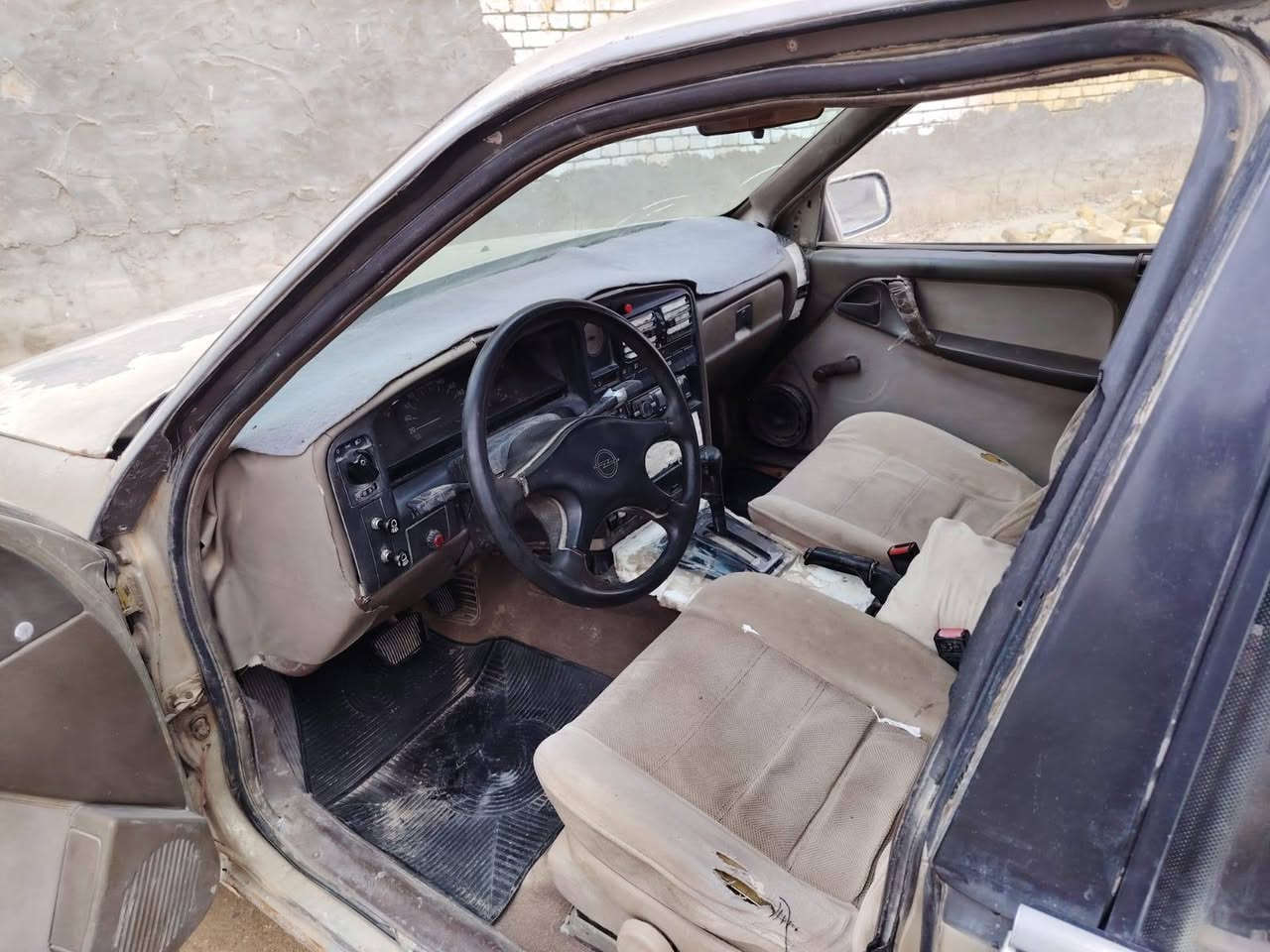 اوبل اوميكا للبيع
موديل ٨٩ 
حداديه ١٠٠ بل ١٠٠ 
باتري جديد 
طخم تاير جديد 
السياره شغله 
كير مكفول 
محرك بيه خيط بخار 
السيارة بسمي 
السنويه لغايه ٢٠٣٠
كير اوتو
السعر ٢٠ وبيه مجال


**إذا كنت صاحب هذا الإعلان وتريد حذفه لأي سبب، رجاءا أرسل رسالة إلى الدعم الفني**