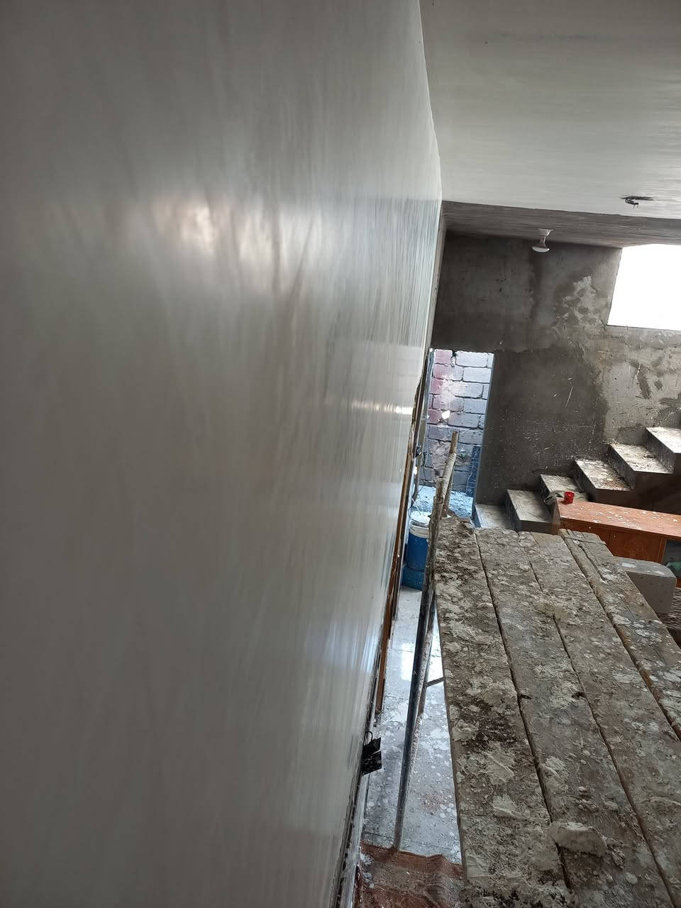 خلفه سيراميك ولبخ وبياض شغل درجه اولى والتزام بل عمل متفرق حاليأ وات ساب وتصال ***********
