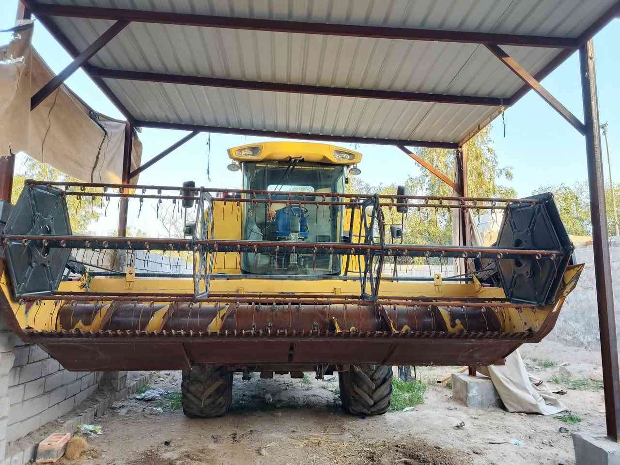 للبيع نيوهلند رقم سليمانية مشتغله 2500ساعه كفاله عامه مديومه وجاهزه كبل للشغل ما تذب عليه ربع المكان نجف رضيويه للاستفسار ***********
