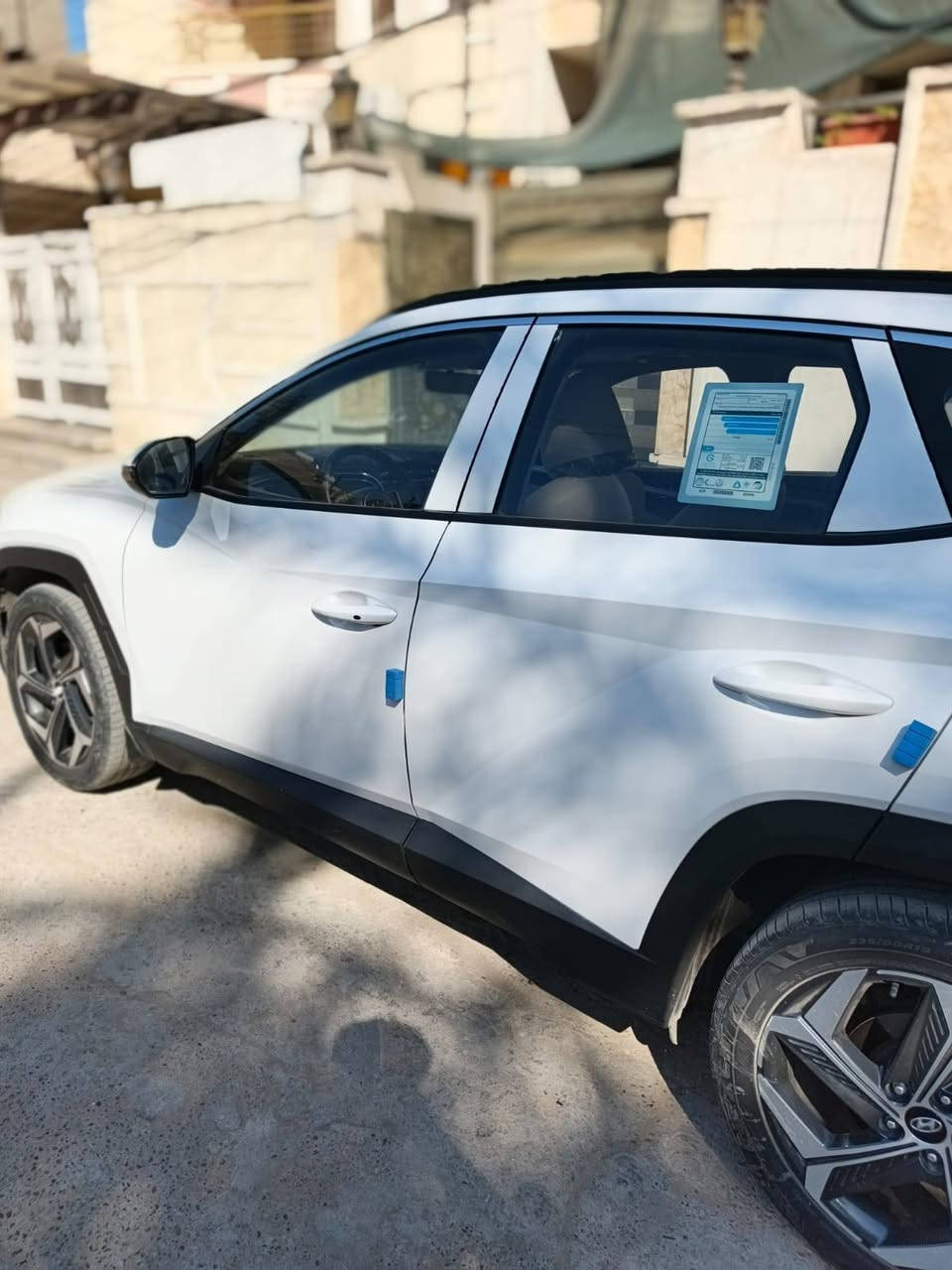 السلام عليكم
للبيع...توسان 24 خليجي ليمتيد فول بانوراما ماشيه 26 الف مكان بغداد مكفوله من الحار والبارد سنويه باسمي اي استفسار *********** واتساب السعر 230 ورقه بيها مجال ورقتين ..
