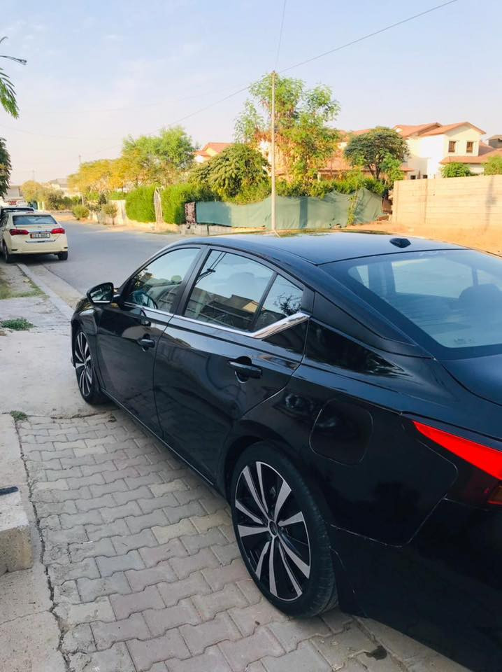 التيما 2022 أربيل بيها أربع قطع صبغ كير محرك مكفول السيارة نظيفه كلش بيع سريع بدون مرواس مكان السياره أربيل  السعر نار نار 125 والله بلاش بيع فقط *********** ***********
