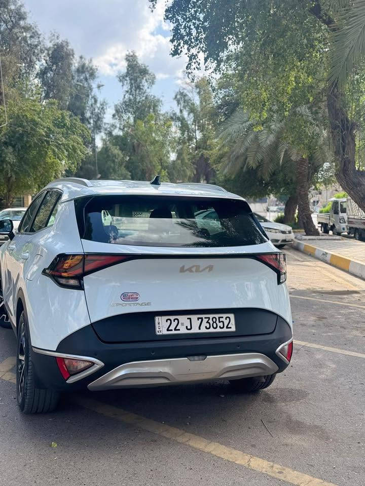 التفاصيل:
(Kia Sportage) نوع السيارة: كيا سبورتج
الموديل: 2023
المواصفات: خليجي - نص فل
عداد المسافة : [44 آلف كم]
حالة المحرك والكير : بحالة ممتازة (على الفحص)
حالة البدي: [ بارد بالدعامية الخلفية شي بسيط كلش وشخط سطحية]
أبرز المواصفات:
محرك [6 / 2.000 سرع]
شاشة عرض تدعم
Apple CarPlay 9 Android Auto
( بلوتوث مو واير)
كاميرا خلفية + حساسات أمامي وخلفي تحكم ستيرن كامل + مثبت سرعة
باقي المواصفات المعروفة لفئة النص فل الخليجي السعر: [ ٠٠ 150] وبيهة مجال ان شاء اللع مكان السيارة: بغداد / [الكاظمية]
للتواصل***********متوفر واتساب ***********
