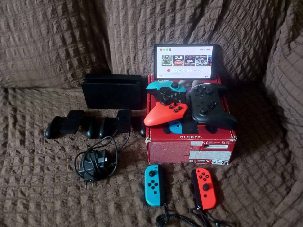 السلام عليكم نيتندو سويج اوليد نضافه 95 بلميه شخط مابي استعمال قليل هوه وكل ملحقاته الي بلصور رايده ب 350 وبي مجال قليل او مراوس شعندك نزل بغداد, العراق


**إذا كنت صاحب هذا الإعلان وتريد حذفه لأي سبب، رجاءا أرسل رسالة إلى الدعم الفني**