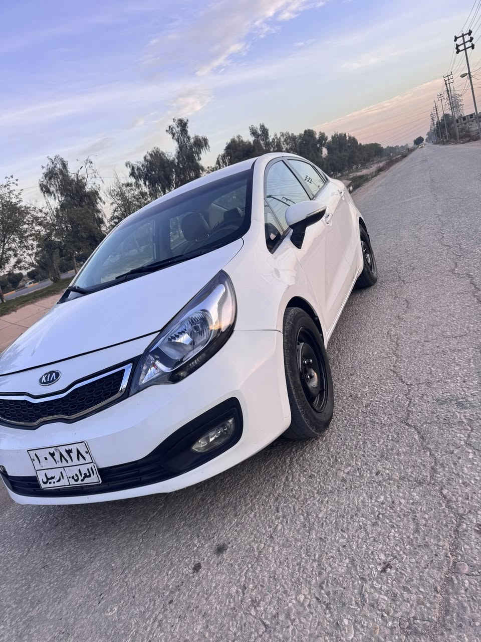 كيا ريو 2012
خليجي موصفات لدامامي خلفي
داخل عسلي اشاير مري فول تحكم
مكينه كير حداديه جاهزه من كلشي
بيه صبغ مكانين وجاملغ وبنيد نفس لون بدون ضرر داخل
مكان كربلاء  السعر 77 
رقم ***********
