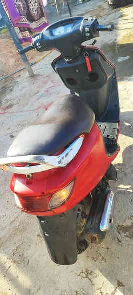 السلام عليكم
فراشة نثية للبيع 

ستوني جفتته بوشه وبستم 
كهربائيّات كله شغالة 
ليتات زنون عالي ناصي 
اشاير 4 شغالات تعليك
مصبوغة عام 
كيلو متر شغال 
بريكات ورة وكدام شغلات 
بس صالنصه طاكة عوزة لحيم مافارغ الحمه 

مكاني النجف مشخاب 
سعر 300 
***********
