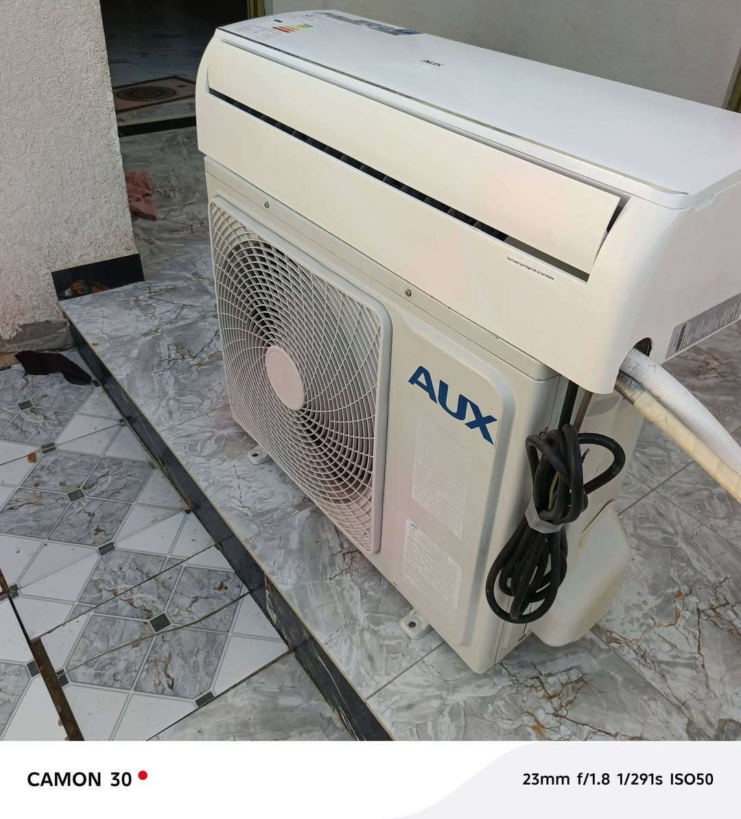 السلام عليكم سبلت اواكس طن ونص طك كارتون استخدام قليل جدا تبريد ثلج❄ غاز شركة مادخل تصليح نهائيا جيب وشد العنوان بصره ابو الخصيب ابوجوزي للاتصال على ***********
