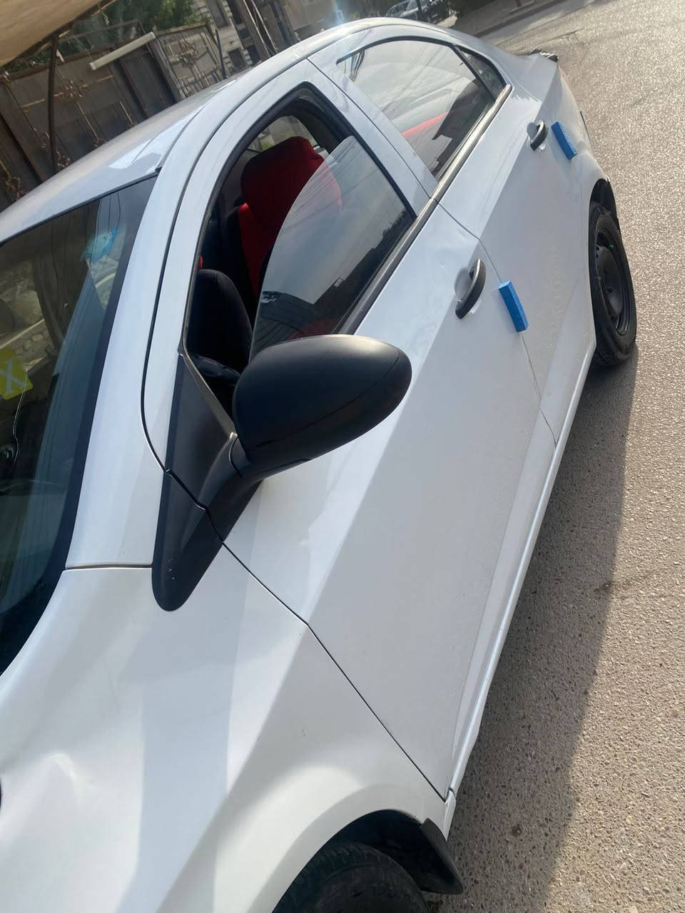 سياره سونك لون ابيض بيها سياره ب اسمي ثاني يوم احولك بيها طخات بسيطه جدا مثل ماموجود بصور خليجي ٢٠١٢ سعر ٥٨ وبيها مجال للتواصل ***********
