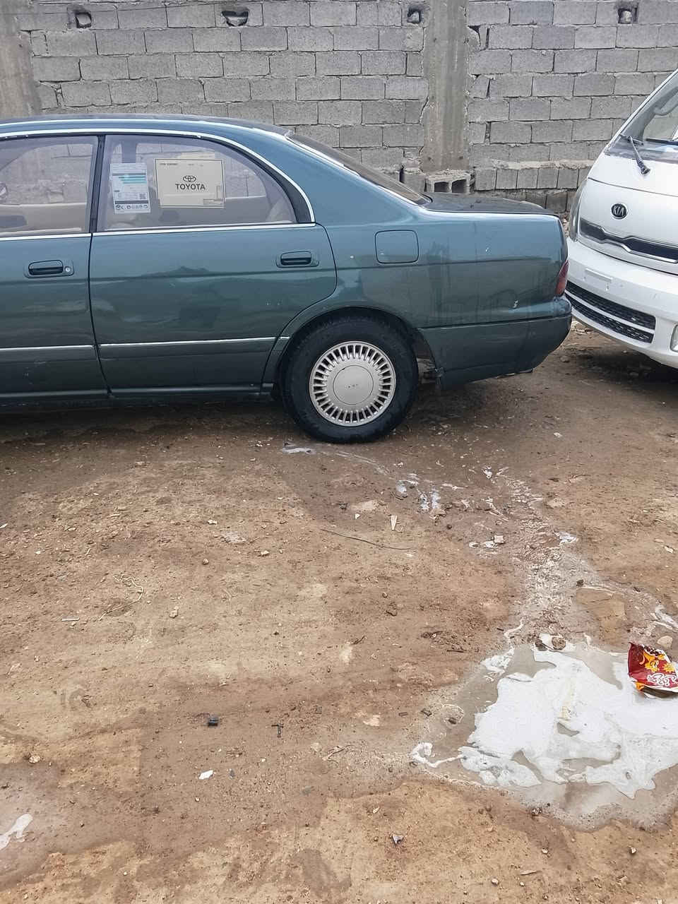 السلام عليكم بطه متصل للبيع موديل 1992لون زيتوني دوشمه غرفة  كاملة محدثة لون بيجي رقم ديالى انكليزي بسمي صدر جديد تخم تايرات جدد كير اوتوماتيك كير ومكينه بلاديات السعر 55وبيها مجال بصيط هاتف ***********العنوان بغداد شهداء
