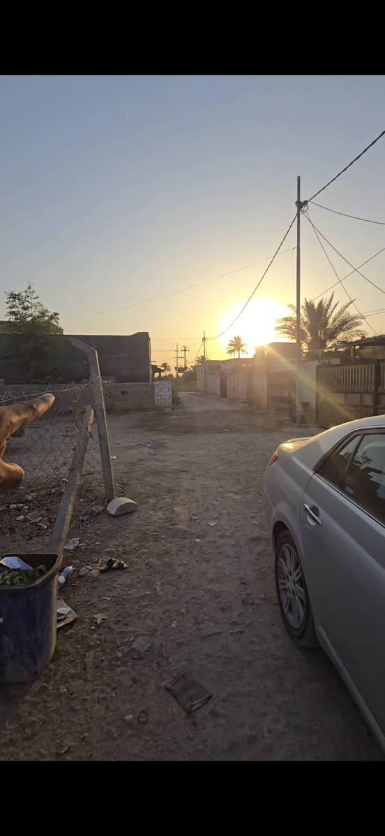 سلام عليكم للبيع البيت200بالسند واقع حال 190 يحتوي على مضيف خارجي صب هوه والطارمه  صحيات خارجيه سندويج البيت كذلك يحتوي على غرفيتن نوم حمام داخلي مطبخ  عكاده الداخل العنوان بابل النيل بحريه شارع بحريه للاستفسار ***********
