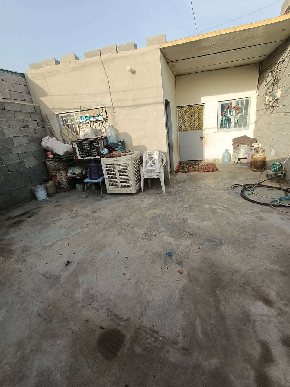 السلام عليكم بيت مساحه 120 متر السعر خاص منطقه الأمين قرب الشبكه الأولى الاتصال على ***********    ***********

