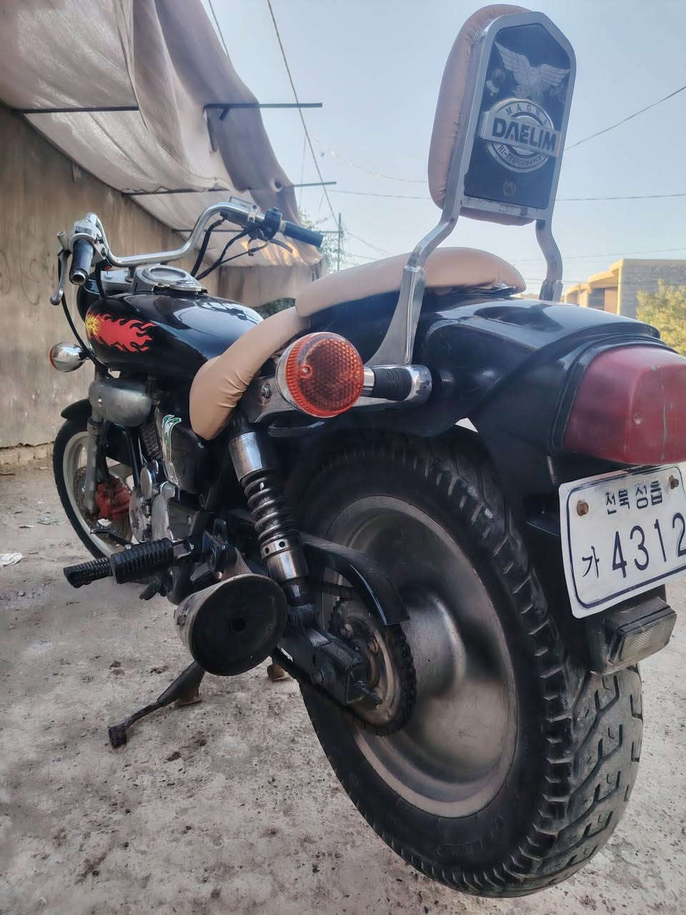 دراجه
دايلم تمساح
نضيفة كلش
كهربائيات كلها شغالة
ومرتبة
٥٥٠ الف
***********
