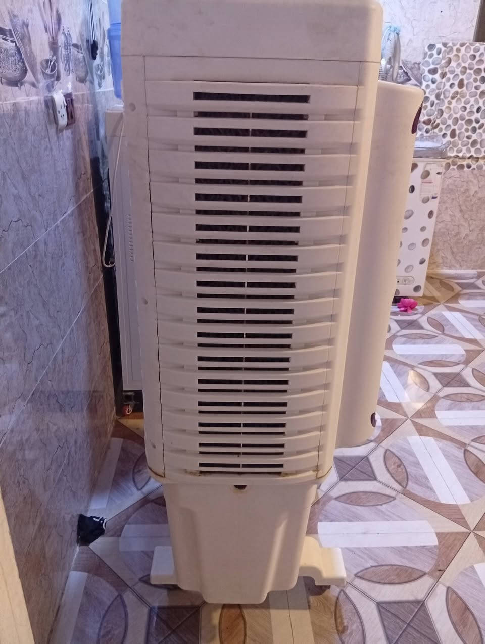 سلام عليكم عندي هاي كونفيره شرط الشغل تلث سرعات اي عيب مابيه سعرها 135 اوبيها مجال او هاذا تنور اي عيب مابي شرط شغل سعره 20 او بي مجال مكاني كركوك هاذا رقمي ***********
