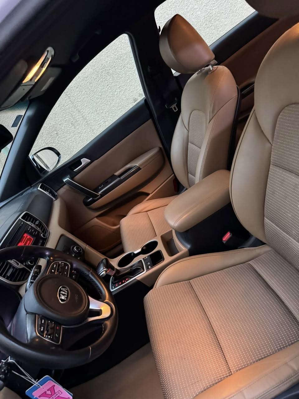 سبورتج 2018 خليجي 
سياره على ايد وحده من 2018 
رقم بغداد تحويل مباشر
بدونن اي صبغ نهائيا حته الدعاميات
سونار موجود بيه بارد بسيط 
وبيهه شخط بالباب الخلفي عايفه 
السعر 175 وبيه شي بسيط
***********
مكاني المنصور
