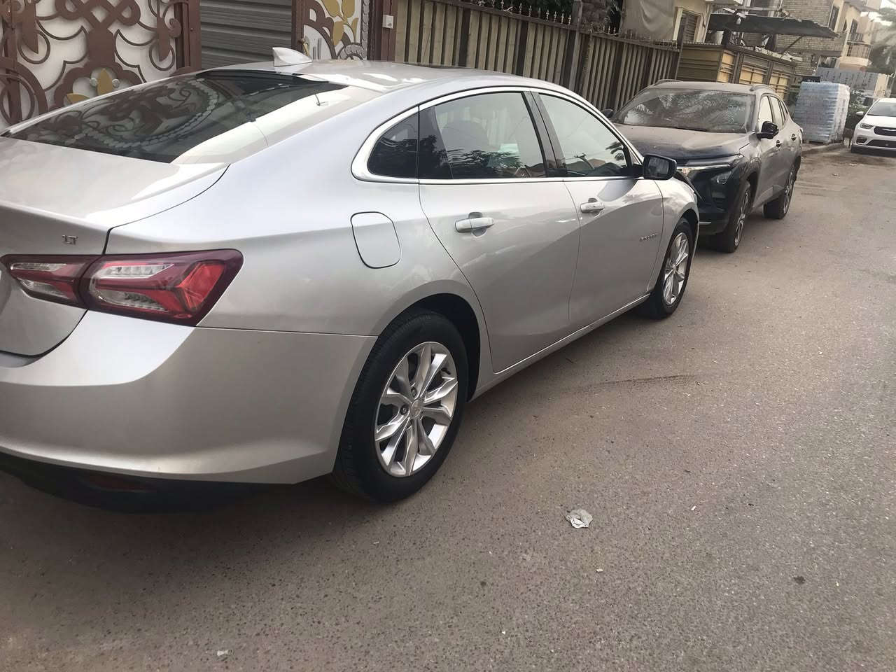 السلام عليكم..
للبيع فقط .. شوفرليت ماليبو موديل 21

السياره فول مواصفات، بانوراما 

گير مكينه مكفولات بشرط

بصمه أبواب 

بصمه تشغيل 

شاشه كبيره آيباد 

المسافة المقطوعه  65ml

وقابل للزيادة 

رقم بغداد معوقين

وكاله عامه مشروطه من صاحب الرقم..

الحادث جانبي موضح بالصورة.. ومبدل بأمريكا نفس اللون بدون صبغ..

مكان السيارة/ بغداد..

مكلف بالنشر.. رقم صاحب السيارة 

***********

***********

السعر المطلوب / 110..

بالمناسبة السيارة جديدة ورخيصه 

وغير متواجد ع التواصل الإجتماعي الإتصال على الرقم فقط..
