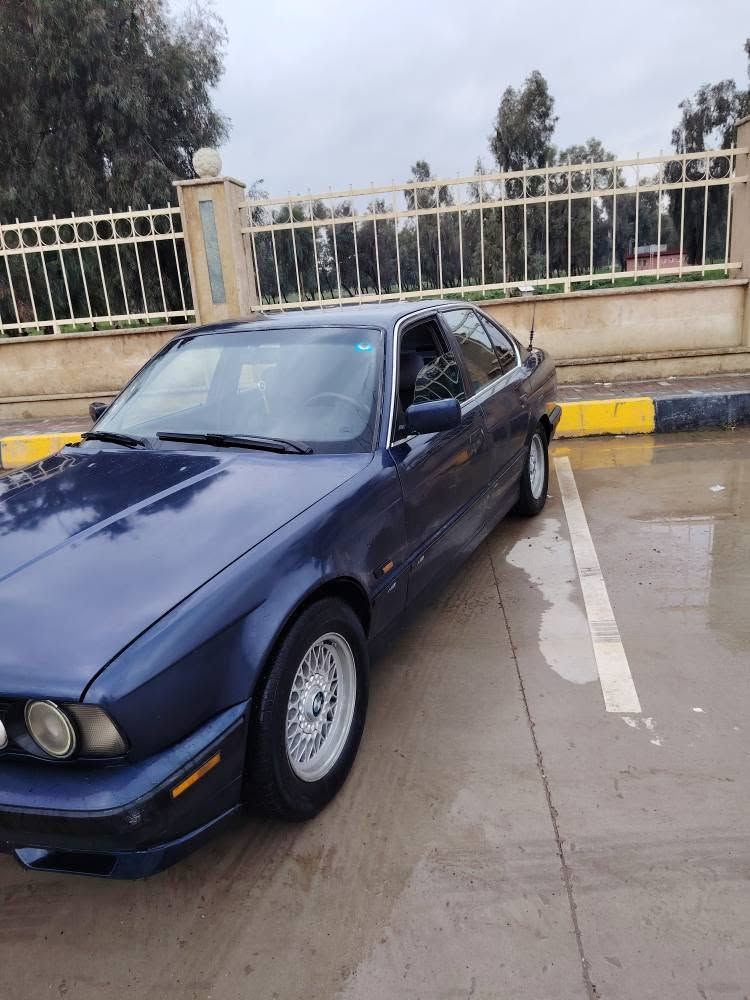السلام عليكم
BMW للبيع
موديل 91
حجم 525i
محرك كير شرط
محرك كبس 
كير توماتيك
جامات 4 كهرب
السقف مطوز بس
تبريد شغال 
تتدفئه شغاله
شرط التحويل
هزا جديده
السعر 60 وبي مجال
***********
*********** موصل, نينوى
