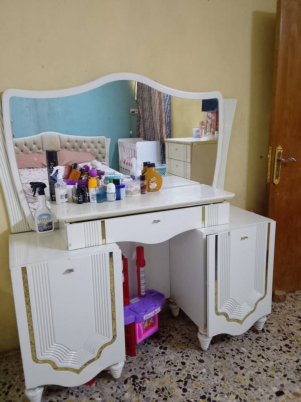 غرفه تركيه للبيع ب850الف وبيها مجال بغداد الكماليه الإستفسار والاتصال على رقم***********
