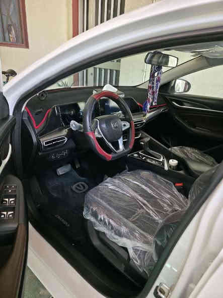 السلام عليكم . شانجان ايدو بلص 2021 فئة بيسك ماشية 91000 مابيها اي قطعه تبديل او صبغ عدا ربع الدعامية الامامي من جهة السايق و صور السونار موجودة .
السعر 120 وبيها مجال.
*********** و موجود ماسنجر
