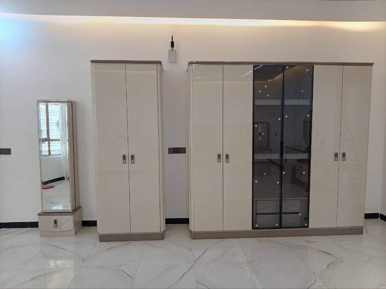 كادر متخصص مجال تصليح واتنصيب 
نجار غرف نوم تركي 🇹🇷🇹🇷 ماليزي مصري وعراقي 
معا كادر فني متخصص 
توجد كيه 🚚🚚 حمل نقل جميع الثاث
متواجد كل وقت
***********
***********واتساب
معا مواد تصليح غرف نوم
