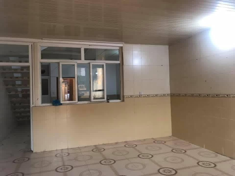 منزل للايجار في شارواني قرب ماركت حلال
400الف كل شهرين يندفع الايجار 
*********** واتس
