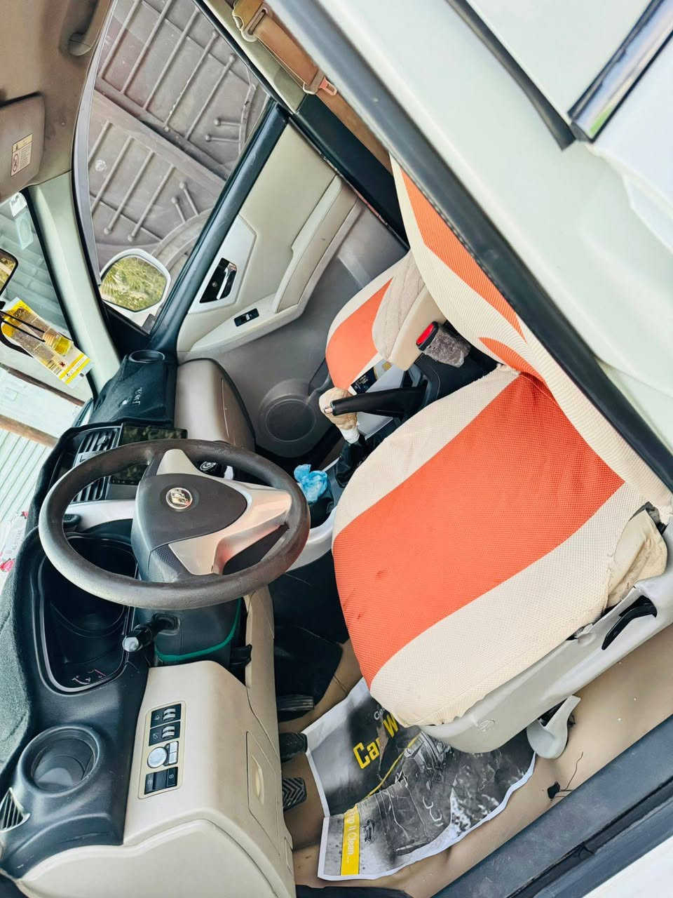 السلام عليكم للبيع ليفان X60 مؤديل ٢٠١٣ رقم بغداد دولي سنويه  لل 27 هزه جديده كير عادي سياره بلاديه بدون ضربه فقط صبغ قليل بالباب الخلفي عكس السائق السياره  حلوه بحاله جيده جدا السعر 70 وبيهه مجال بسيط العنوان بغداد حي الجهاد ***********
