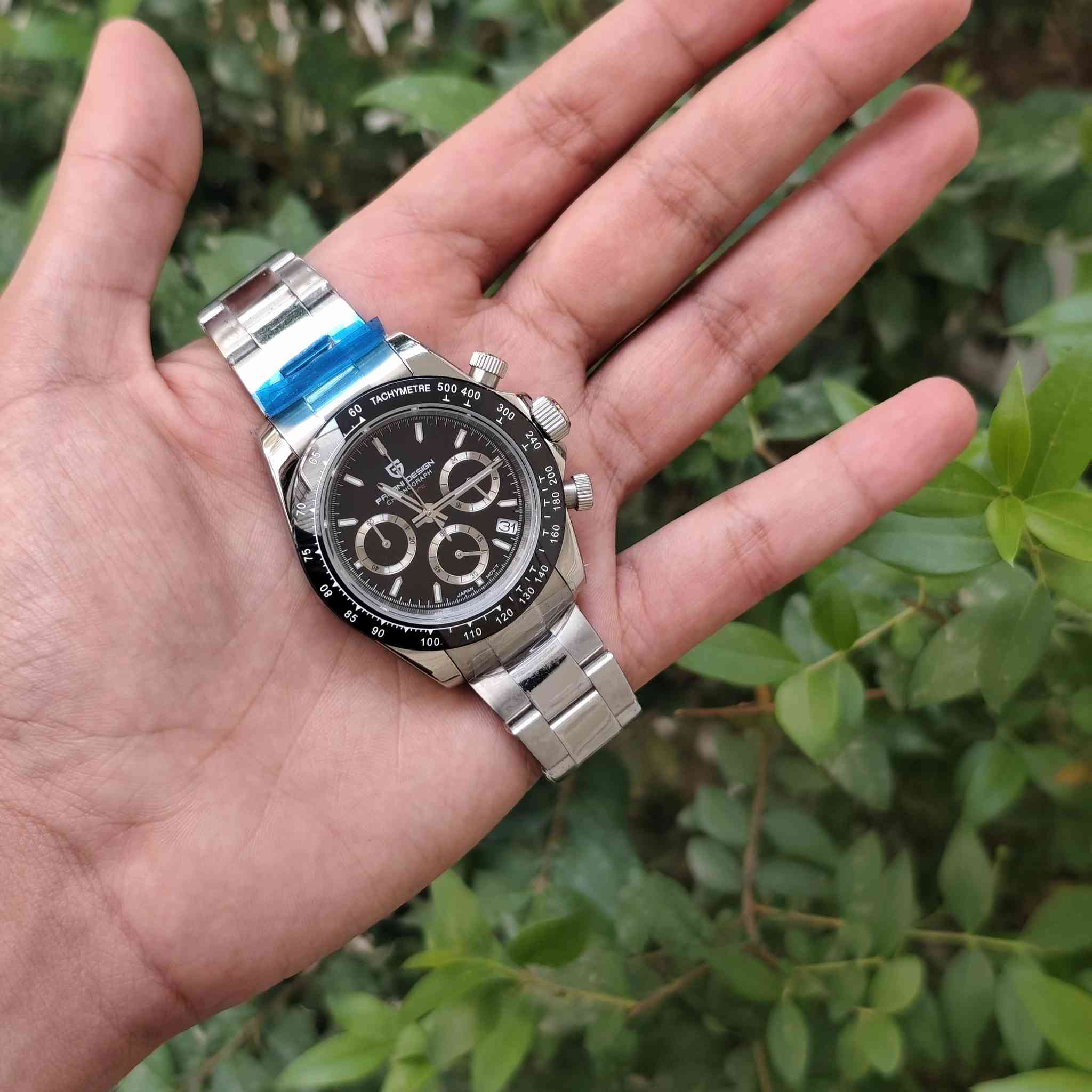 ساعة ماركة باكاني دزاين Pagani Design أصلية💯⌚

موديل PD-1644

 جديدة لوك ⌚✨وبعلبتها الأصلية مع كامل ملحقاتها 

أهم مواصفات الساعة:
✅الماكنة : ماكنة يابانية 🇯🇵 أصلية من شركة سيكو (Seiko VK63) بنظام الميكا-كوارتز.
الزجاج: ياقوت (Sapphire Crystal) ضد الخدش تماماً.
✅الإطار: سيراميك فاخر يعطي لمعة دائمية ولا يتأثر بالاستخدام.
✅الهيكل: ستيل كامل (316L) المقاوم للصدأ وتغير اللون.
✅المميزات: كرونوغراف شغال بدقة عالية، مع مقاومة ماء تصل لعمق 100 متر.
✅قفل بحري
✅الإضاءة الليلية (Luminous): الساعة تحتوي على مادة مضيئة (Lume) على العقارب والمؤشرات، مما يسهل قراءة الوقت في الظلام.
✅قطر الساعة: 40 ملم

 يوجد خدمة توصيل لكل العراق 🇮🇶


**إذا كنت صاحب هذا الإعلان وتريد حذفه لأي سبب، رجاءا أرسل رسالة إلى الدعم الفني**