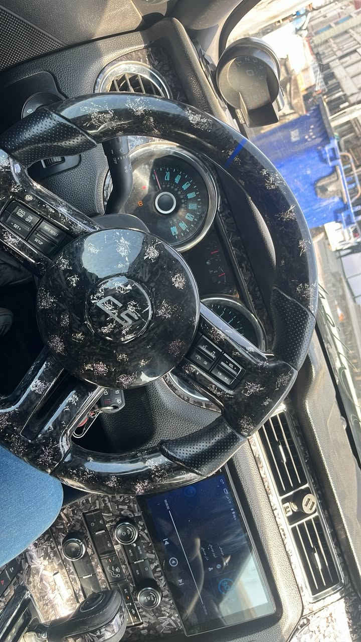 السلام عليكم 
V6 هوائيات 
قطعتين صبغ بدون دواخل  ايربالك ستيرن سليم
لايت متغير
بك لايت سموك
داخل فورجد
دركه فورجد
شوته aird 
مكاني بغداد

للمراوس وذا شراي اتصل عليه
***********
