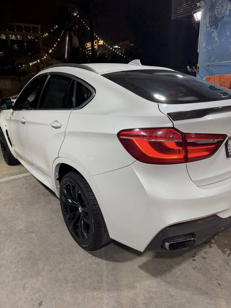 السلام عليكم

سيارة BMW X6 موديل 2015 محرك 8 سلندر توين تيربو، السيارة وارد خليجي وكالة العروش (وكالة BMW العراق) كلين تايتل ما بيها لا بارد ولا دافي، السيارة ماشية 120.000 كم وكلش نظيفة تصرف عليها بالزايد 10 اوراق ترجع توها طالعه من المصنع.

السيارة أعلى مواصفات بفئتها ومن الاخير رايدها ب 250 ورقة (دفترين ونص) ورقة ما أوكع إذا تناسبك السيارة ببغداد وهذا رقمي *********** واذا ما تناسبك فتروحلك فدوة السيارة.
