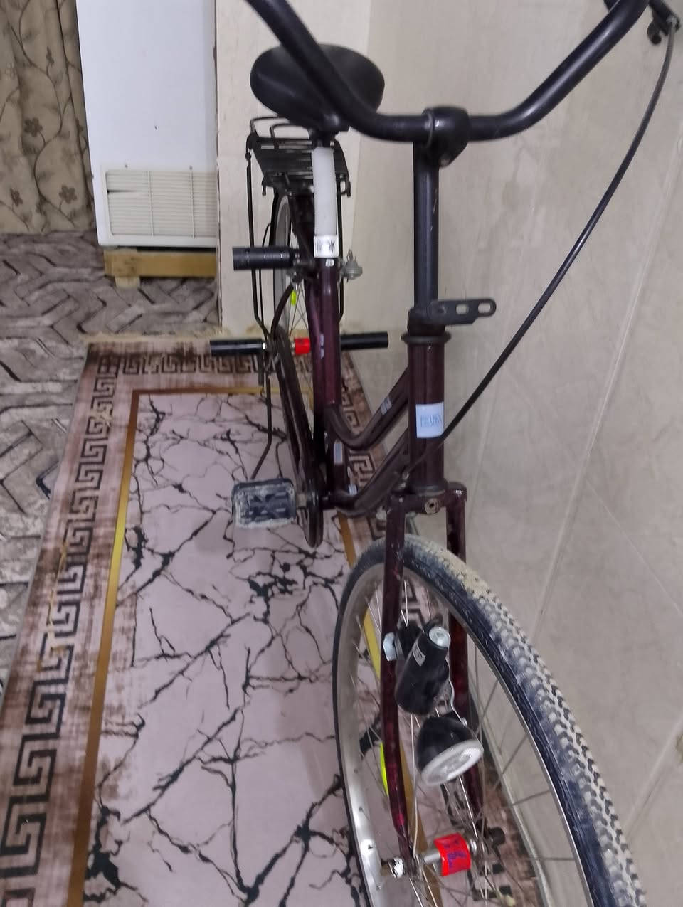 سلام عليكم..
للبيـع.؟ 
مكان نـجف..! 
موديـل..؟ 2018 
شركه بيـدي. 
بايسكل نضيف 
غراضه وياه ماكو اي نقص 
سعر خاص؟


**إذا كنت صاحب هذا الإعلان وتريد حذفه لأي سبب، رجاءا أرسل رسالة إلى الدعم الفني**