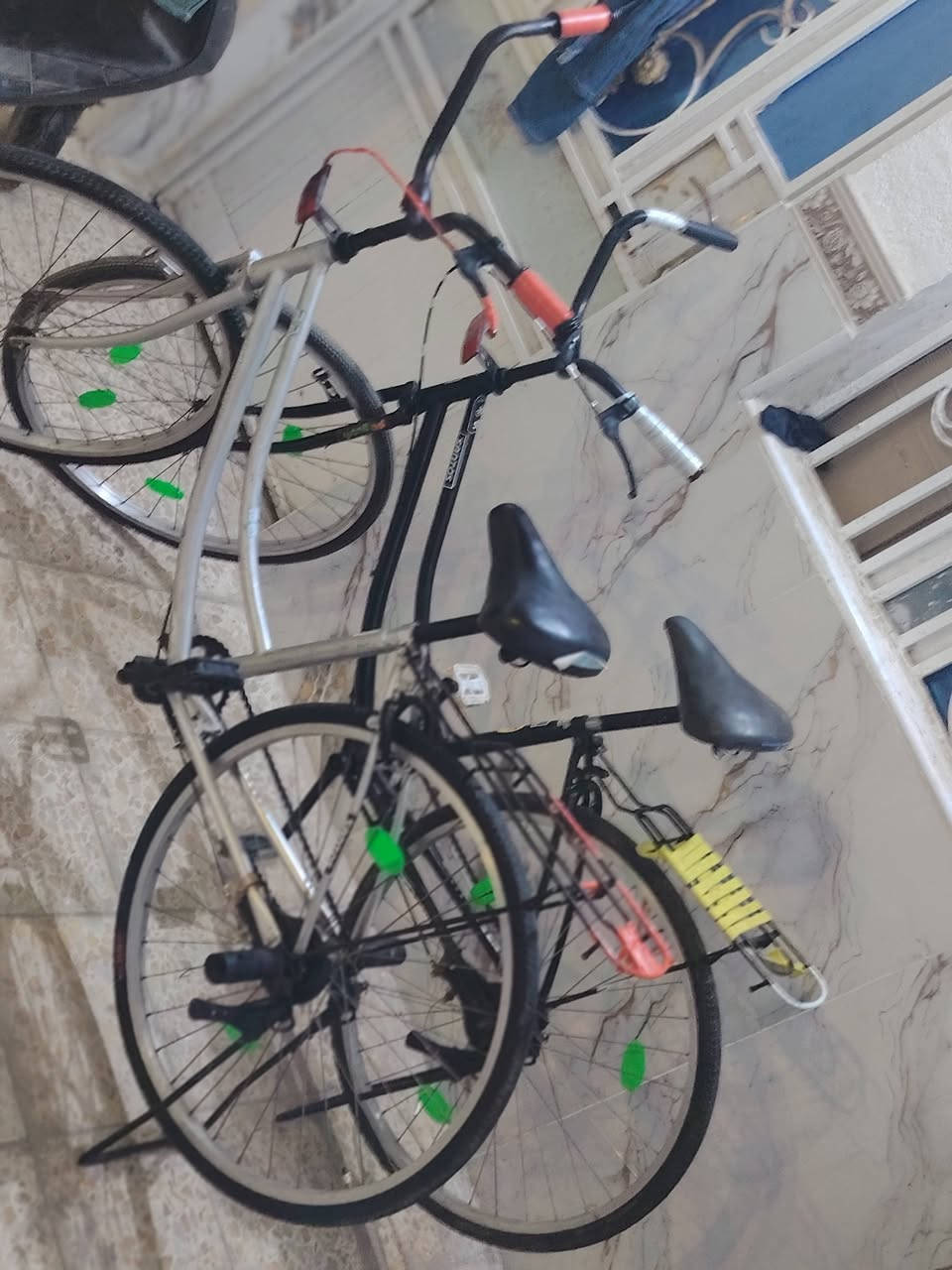 سلام عليكم بيسكلات للبيع
الأسود تعمير سعره 65 بي مجال 
الرصاصي بلادي60 بي مجال 
مكان ميسان عبيجه
*********** واتساب /او خاص
