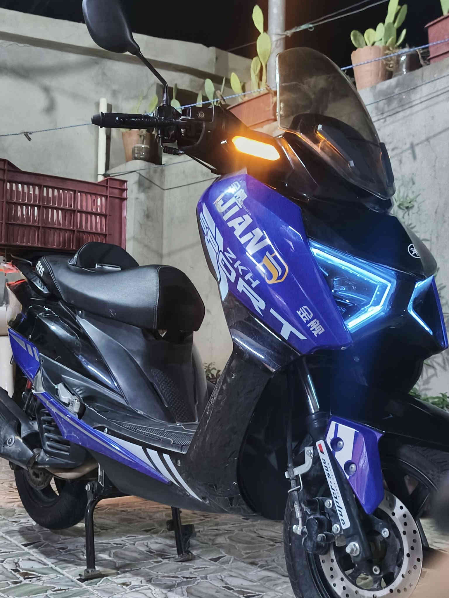 السلام عليكم 
دراجة سترونك موديل 2025
محرك 150cc
شاشة ايباد 
ماشية 5246 km
سرعتها 140 
دراجة نضيفة كلشي شغال سلف هندر دبل اشارة 
السعر 900 وبيها مجال 
للاستفسار واتساب فقط [***********]
مكاني واسط قضاء العزيزية
